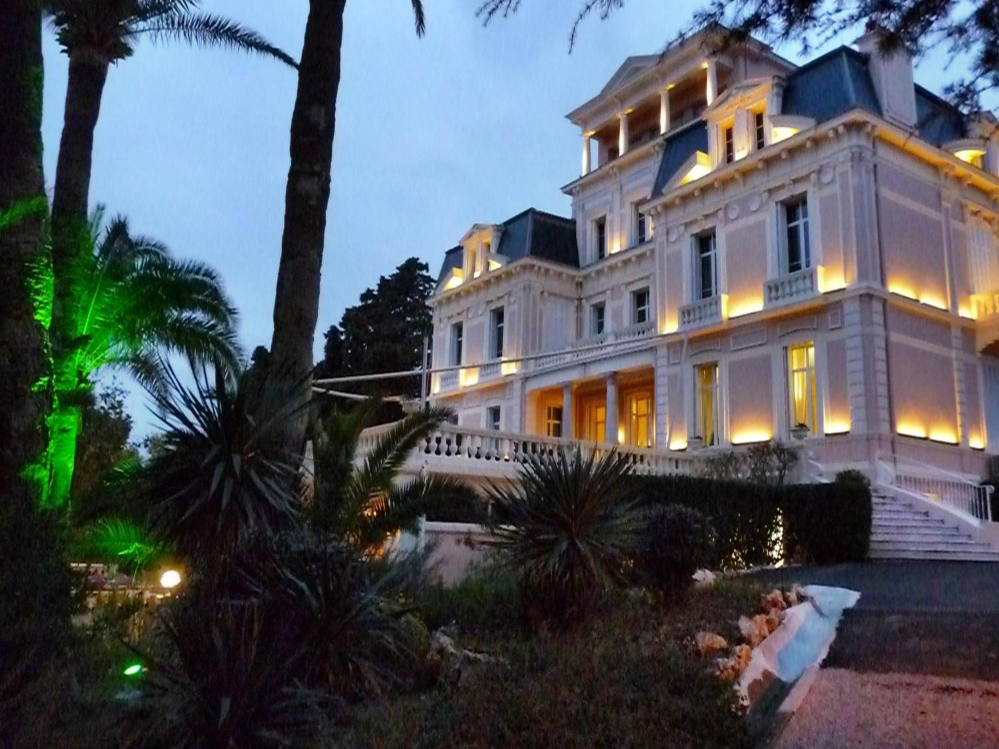 Hotel Les Tourelles Sainte-Maxime Exterior foto
